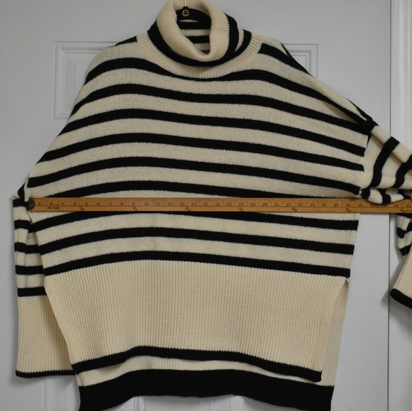 NEW Turtleneck Cowl Neck Stripe Knit Top Black Cream LARGE & Oversized - Picture 6 of 8